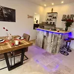 Ξενοδοχείο Loveroom La Garconn'hyeres