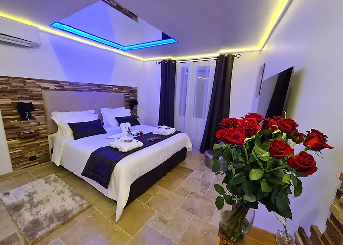 酒店 Loveroom La Garconn'hyeres 耶尔