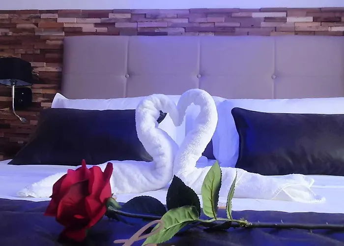 Loveroom La Garconn'hyeres 耶尔