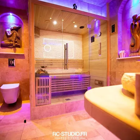 Otel Loveroom La Garconn'hyeres Hyères