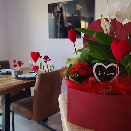 Loveroom La Garçonn'hyères Apartamento Hyères