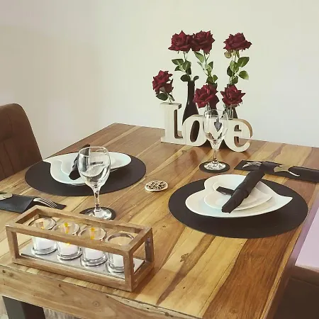 Loveroom La Garconn'hyeres מלון *