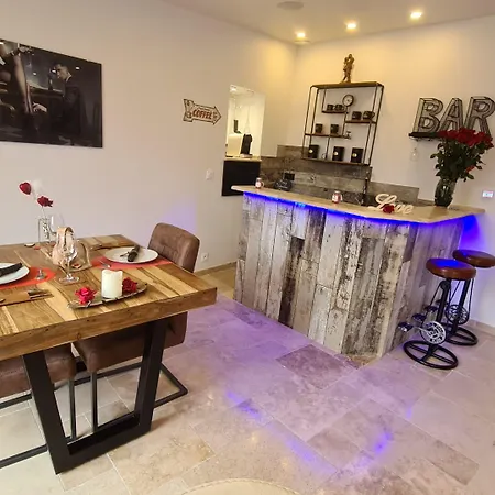 Loveroom La Garconn'hyeres *