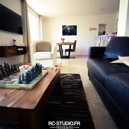 아파트 Loveroom La Garconn'hyeres 히에레