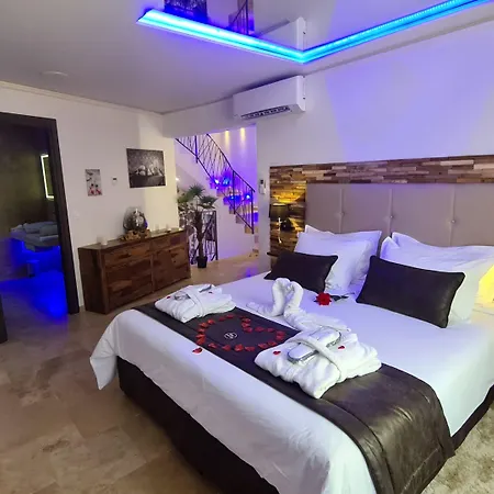 Loveroom La Garconn'hyeres הייר